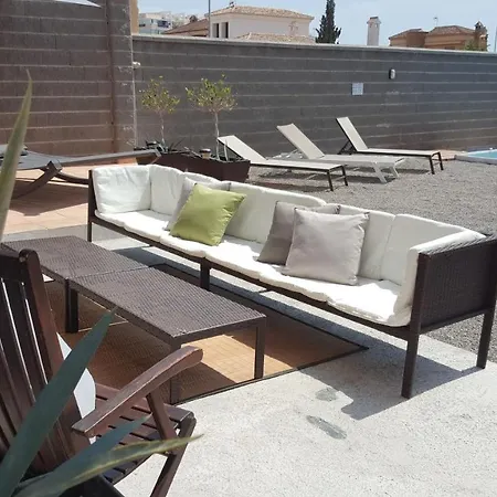 5 Bedrooms Private House 300m From