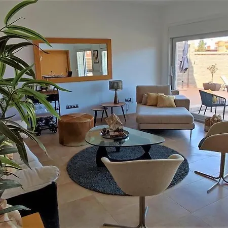 5 Bedrooms Private House 300m From シャレー