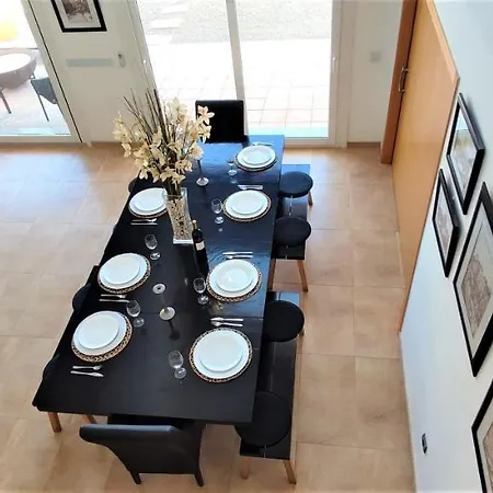 5 Bedrooms Private House 300m From *