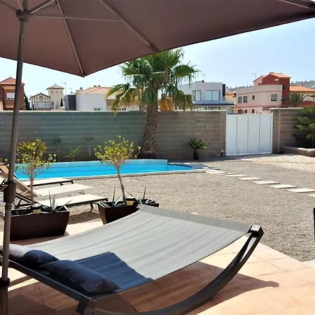 5 Bedrooms Private House 300m From シャレー
