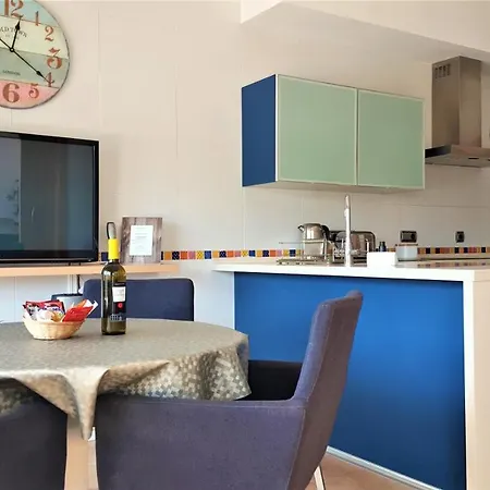 Irlanda - 5 Bedrooms Private House 300m From * Roquetas de Mar