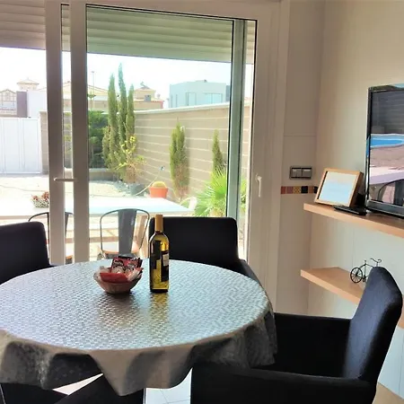 Irlanda - 5 Bedrooms Private House 300m From * Roquetas de Mar